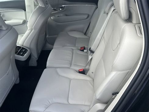 New 2025 Volvo XC90 B6 Plus w/ Protection Package Premier image 14