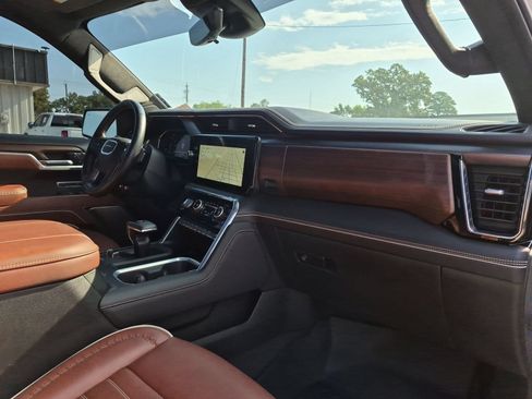 Certified 2024 GMC Sierra 1500 Denali Ultimate AWD/4WD image 32