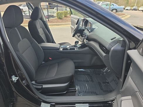 Used 2025 Nissan Sentra SV image 10