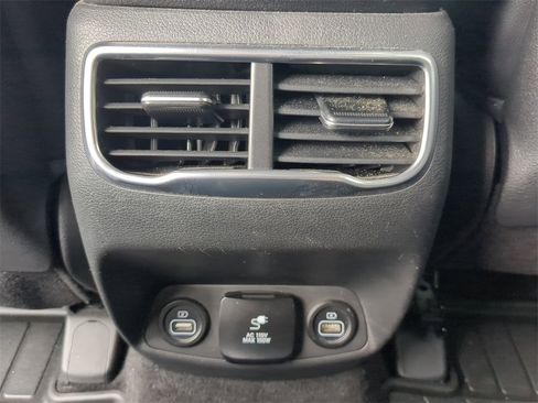 Used 2021 Hyundai Santa Fe Limited image 17