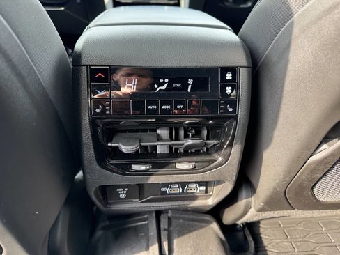 Used 2023 Jeep Grand Cherokee L Overland w/ MOPAR Finishing Package image 21