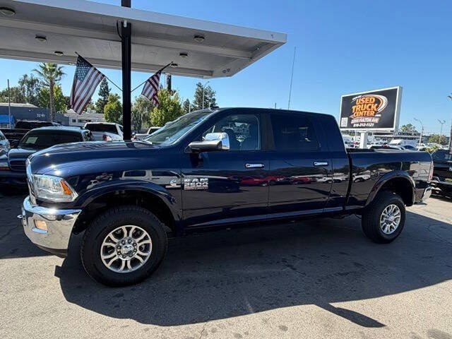 Used 2014 RAM 2500 Laramie w/ Convenience Group AWD/4WD image 2