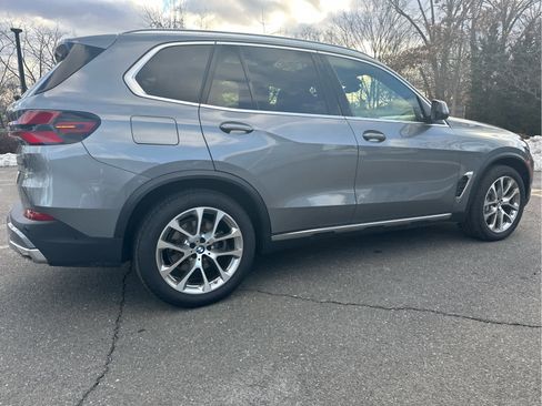 Used 2024 BMW X5 xDrive40i w/ Premium Package image 4