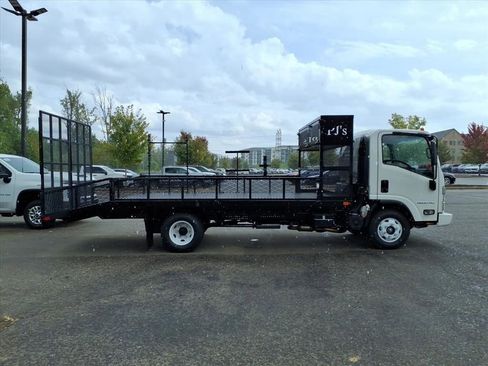 New 2025 Chevrolet Low Cab Forward LCF image 31