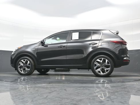 Used 2020 Kia Sportage EX image 28
