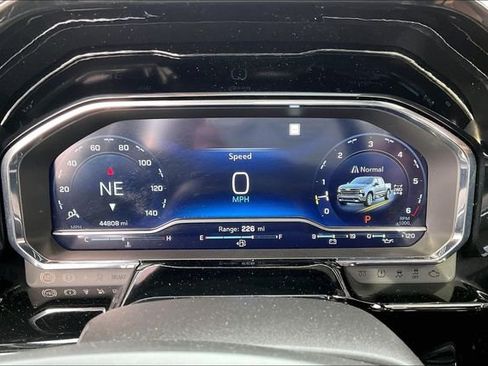 Used 2023 Chevrolet Silverado 1500 High Country w/ High Country Premium Package image 10