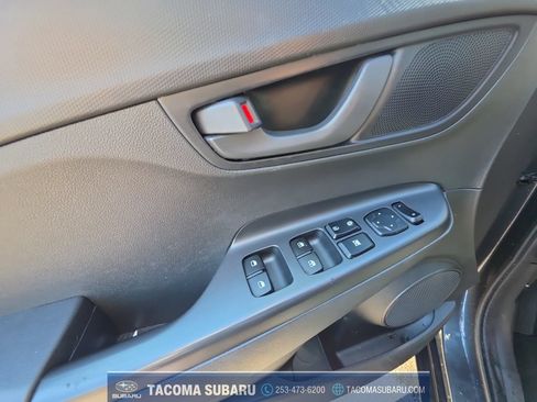 Used 2018 Hyundai Kona SEL FWD image 11