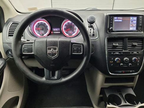 Used 2019 Dodge Grand Caravan SE FWD image 22