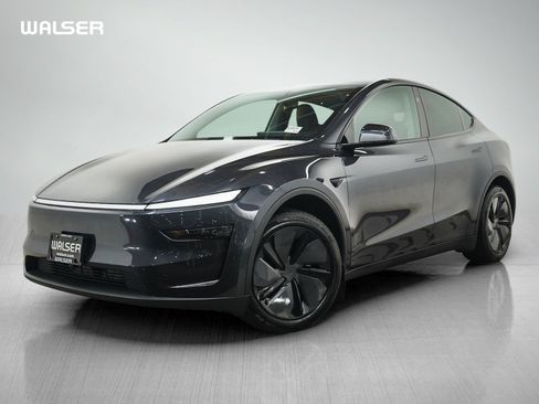 Used 2026 Tesla Model Y Long Range AWD/4WD image 1