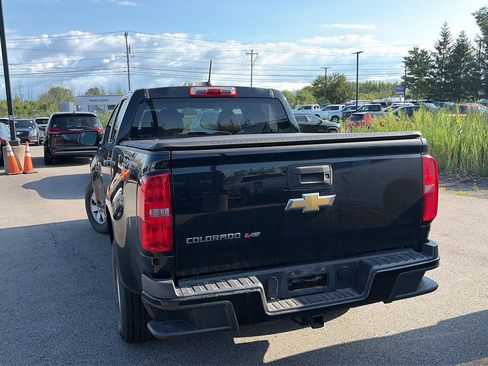 Used 2020 Chevrolet Colorado W/T w/ WT Convenience Package AWD/4WD image 3