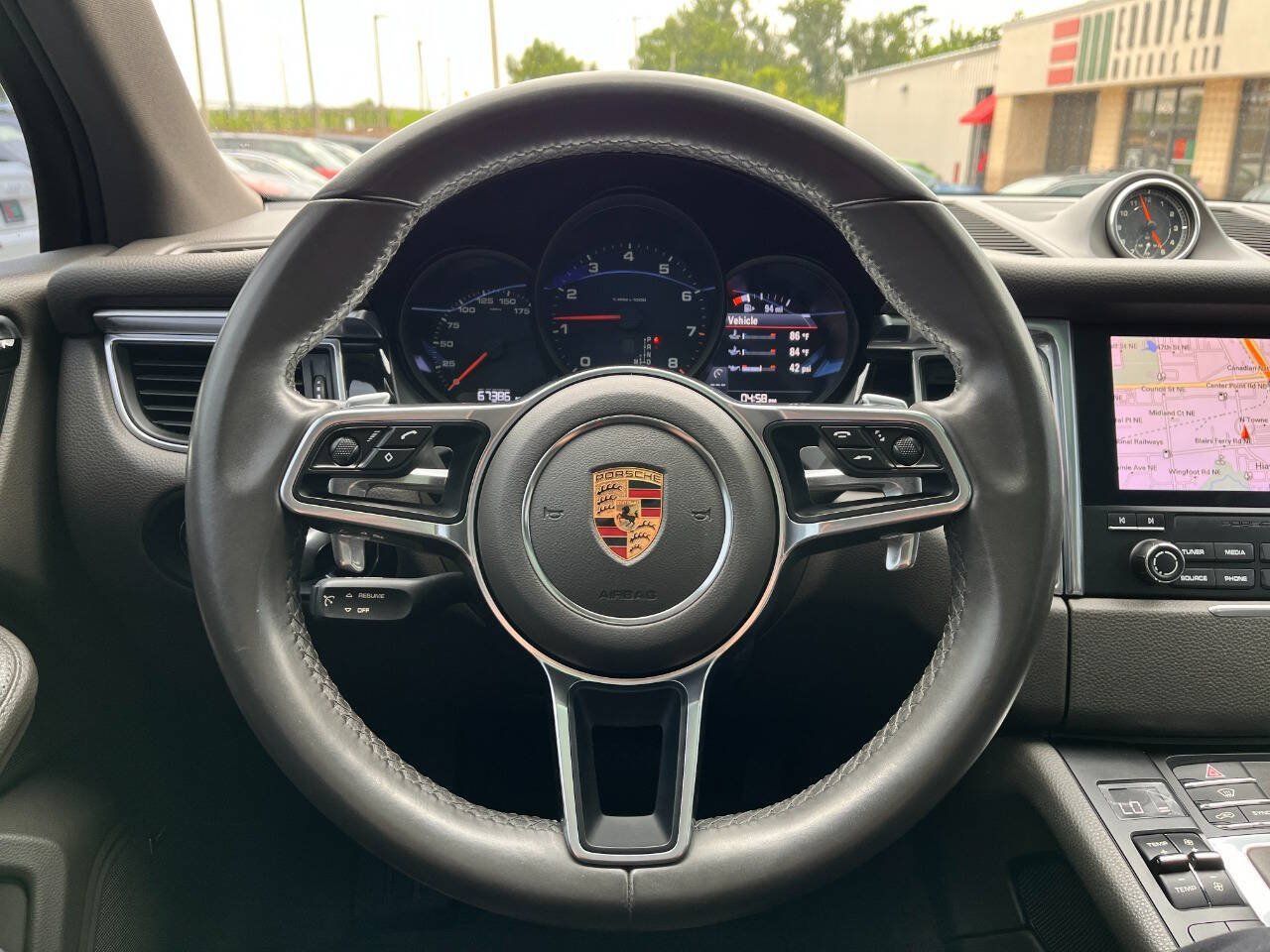 Used 2018 Porsche Macan w/ Premium Package Plus AWD/4WD image 10