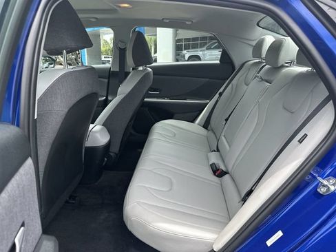 Used 2025 Hyundai Elantra Limited FWD image 27
