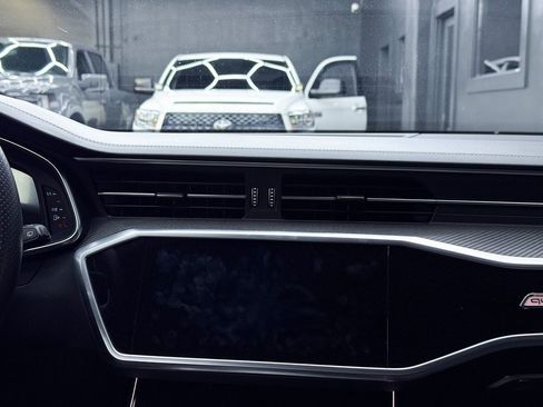 Used 2021 Audi RS 6 image 21