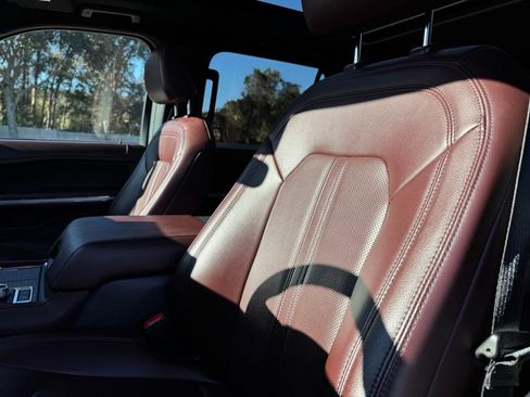 Used 2024 Ford Expedition Max Limited image 33