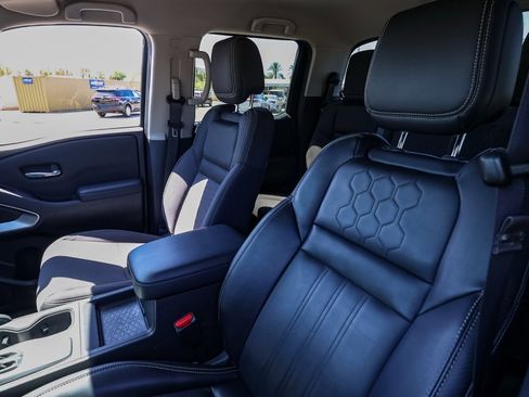 Used 2022 Nissan Frontier SV image 15