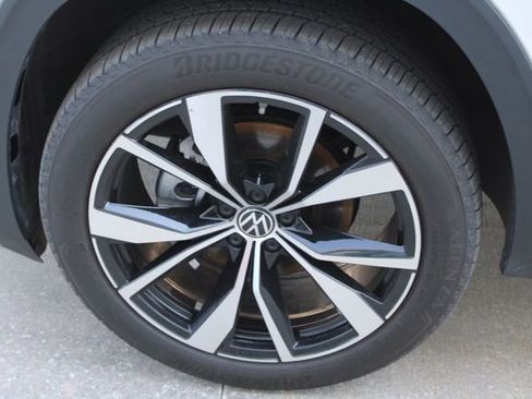 New 2026 Volkswagen Atlas SEL Premium R-Line AWD/4WD image 9