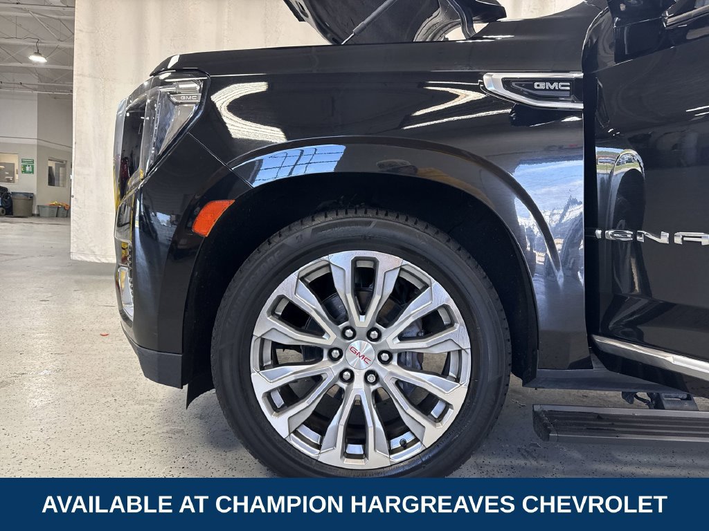 Used 2022 GMC Yukon Denali w/ Denali Premium Package AWD/4WD image 41