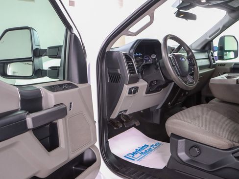 Used 2021 Ford F250 XLT image 3