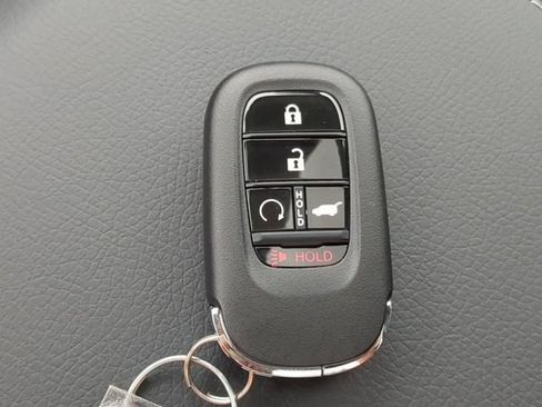 Used 2024 Honda Pilot Touring image 28