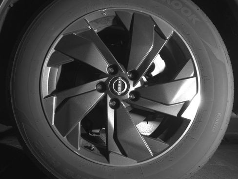 Used 2025 Nissan Rogue SV image 14