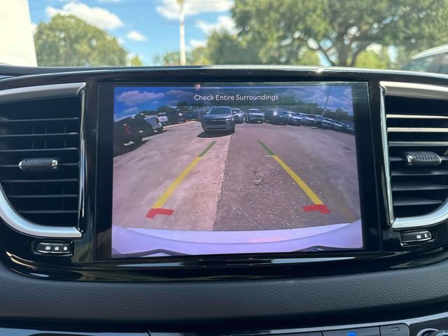 Used 2023 Chrysler Pacifica Touring-L FWD image 30