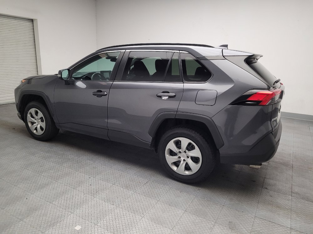 Used 2021 Toyota RAV4 LE AWD/4WD image 3