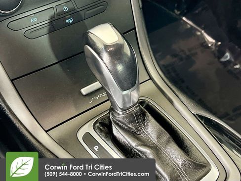 Used 2017 Ford Edge SE w/ Cargo Accessory Package image 10