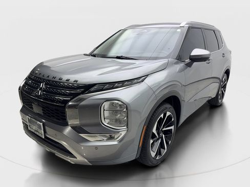 Used 2022 Mitsubishi Outlander SEL FWD image 2