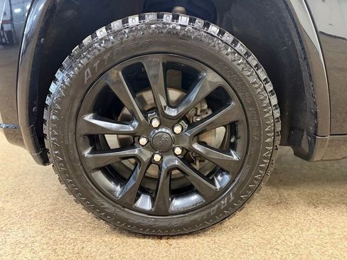 Used 2020 Jeep Grand Cherokee Altitude image 22