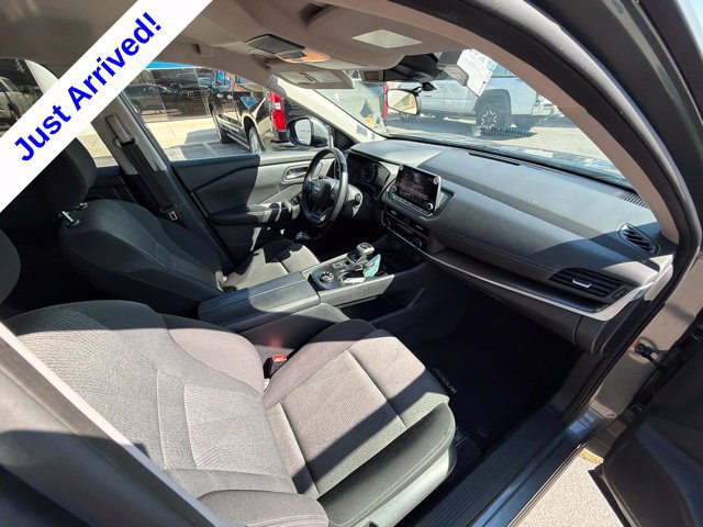 Used 2025 Nissan Rogue SV AWD/4WD image 19