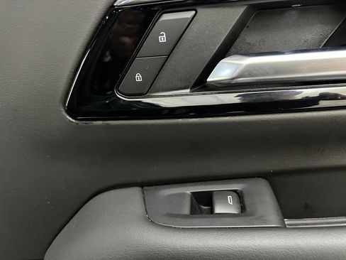 Used 2025 Chevrolet Tahoe LT AWD/4WD image 19