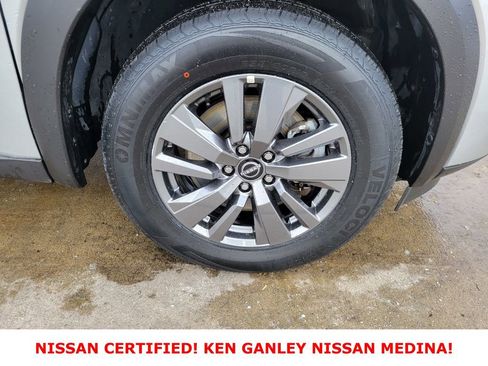 Certified 2025 Nissan Pathfinder SV image 22