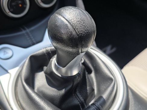 Used 2010 Nissan 370Z Touring RWD image 27