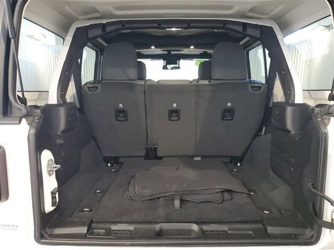 Used 2024 Jeep Wrangler Sport S image 8