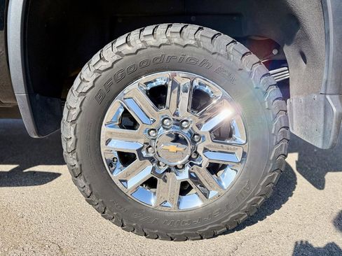 Used 2024 Chevrolet Silverado 3500 High Country w/ Technology Package image 7