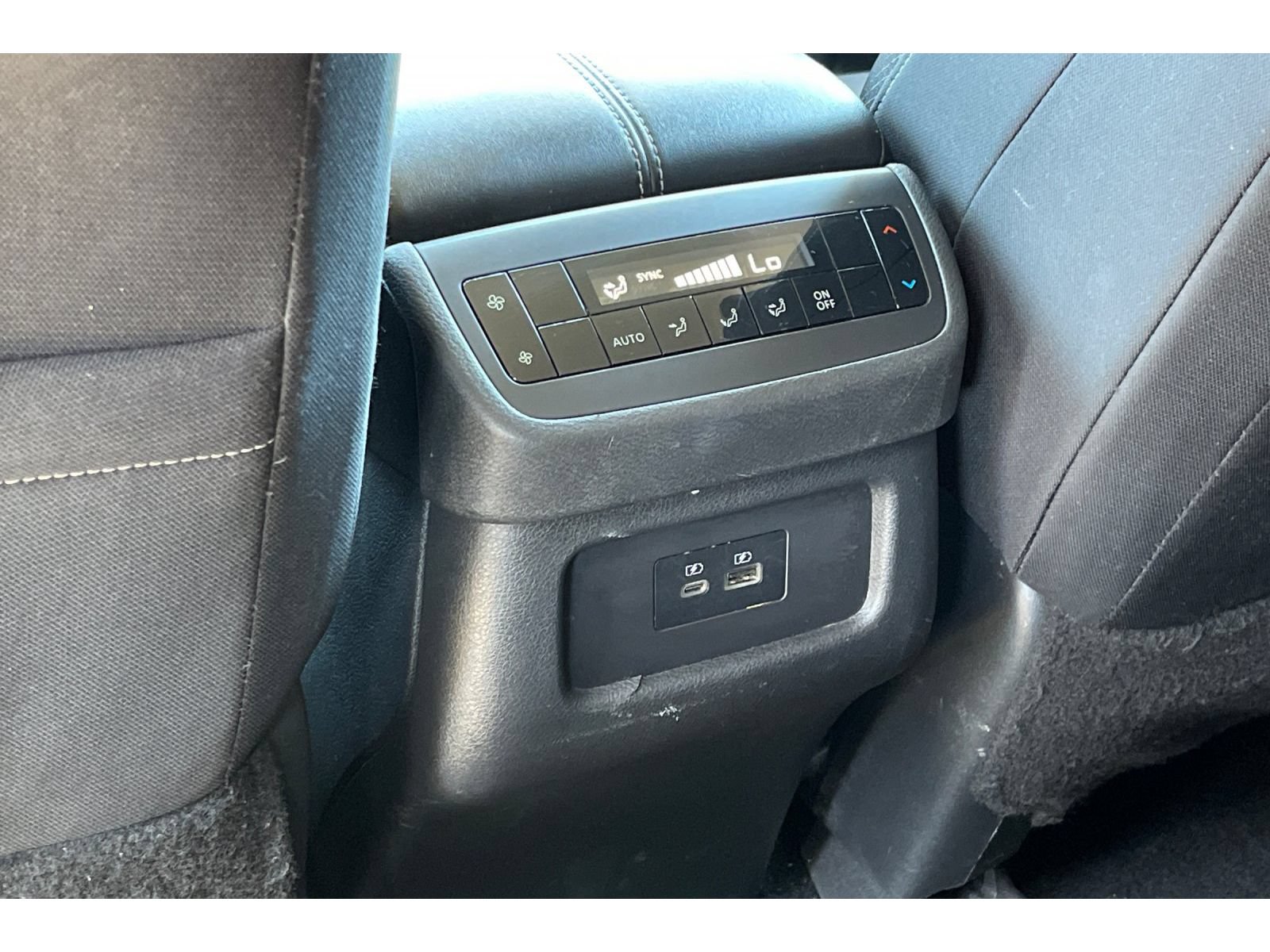 Used 2022 Nissan Pathfinder SV FWD image 43