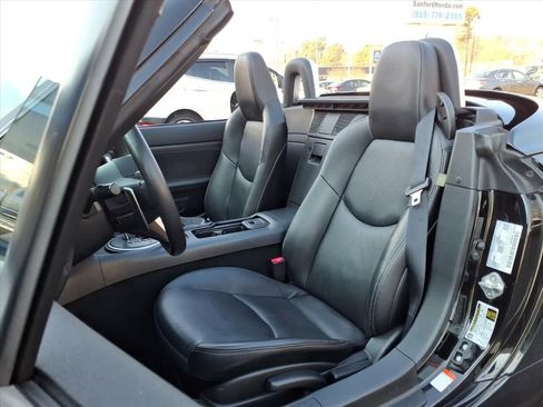 Used 2010 MAZDA MX-5 Miata Grand Touring w/ Premium Pkg image 4