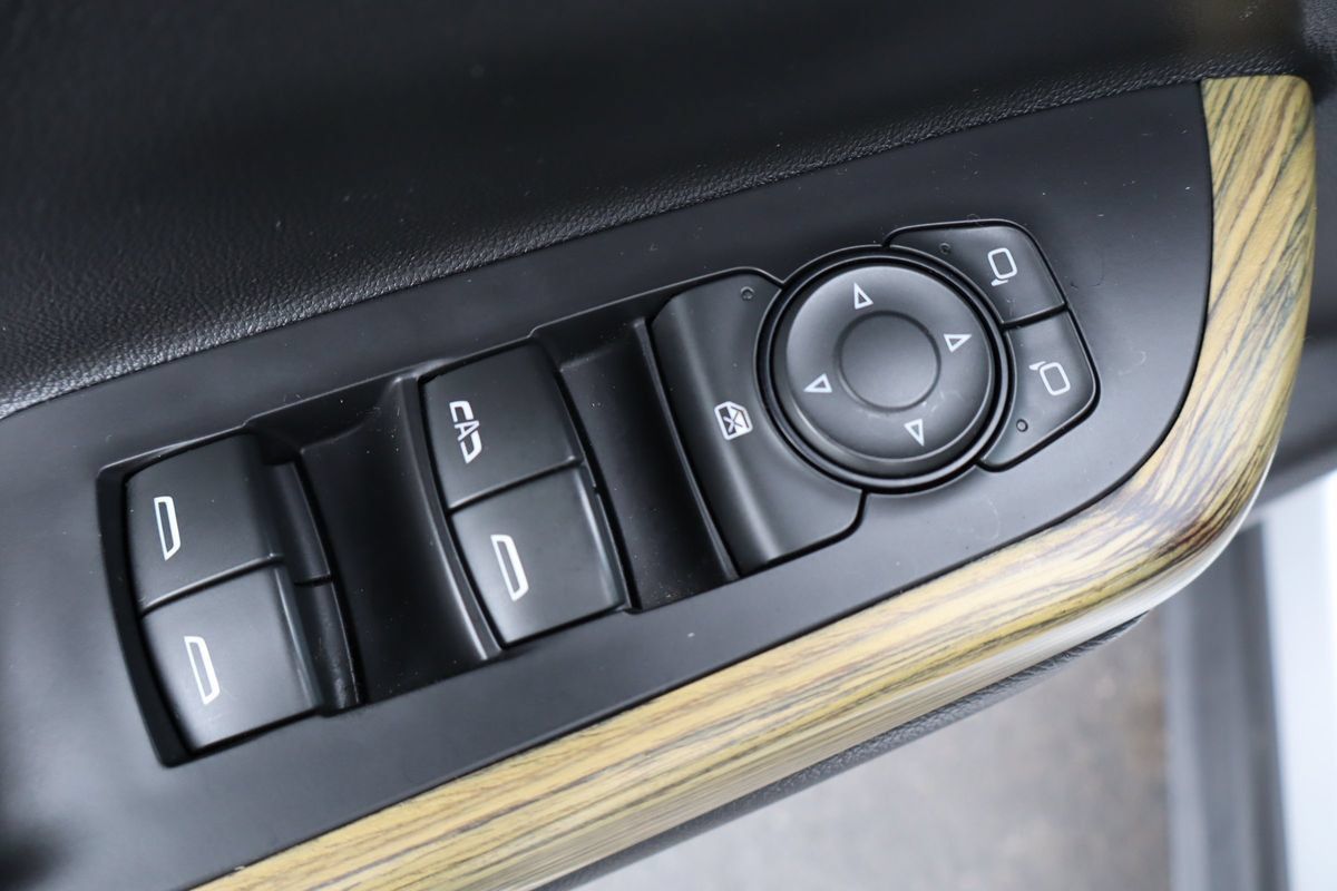 Used 2017 GMC Acadia Denali AWD/4WD image 29
