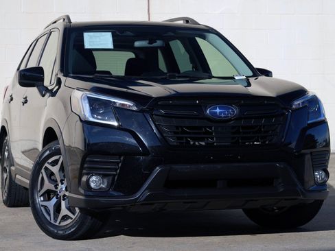 Used 2022 Subaru Forester Premium AWD/4WD image 2