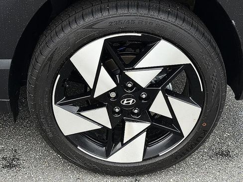 Certified 2026 Hyundai Kona Limited FWD image 6
