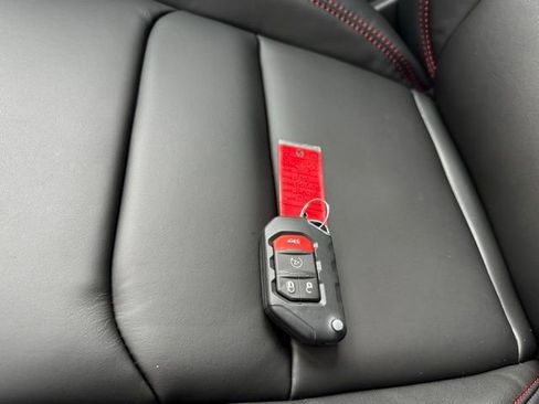 New 2025 Jeep Gladiator Rubicon w/ Convenience Group image 25