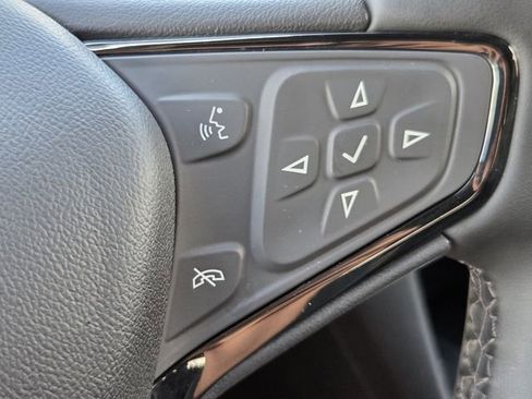 Used 2023 Chevrolet Equinox Premier FWD image 24