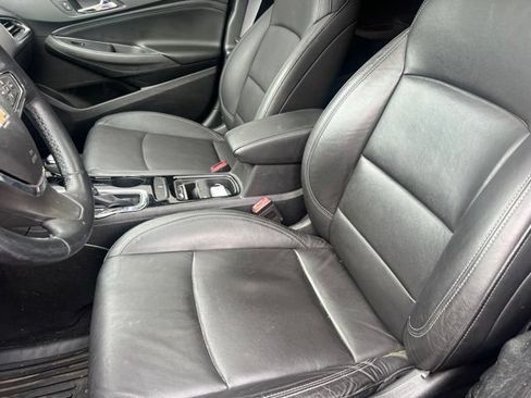 Used 2017 Chevrolet Cruze Premier FWD image 18
