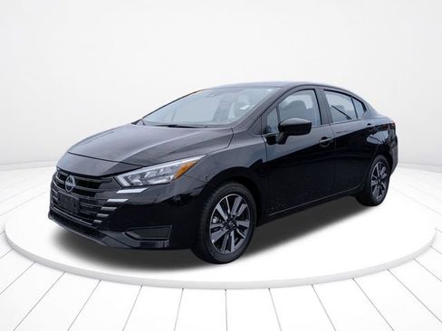 Used 2025 Nissan Versa SV FWD image 7
