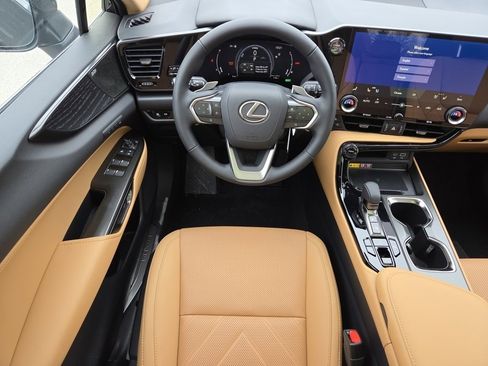New 2026 Lexus NX 350 350h Luxury image 4