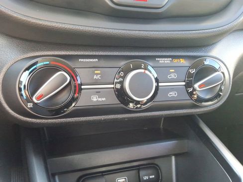 Used 2022 Kia Soul LX FWD image 31