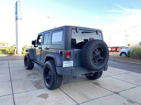 Used 2014 Jeep Wrangler Unlimited Rubicon w/ Connectivity Group AWD/4WD image 4