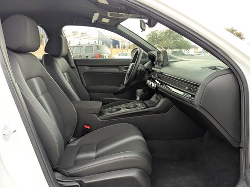 Used 2025 Honda Civic Sport image 26