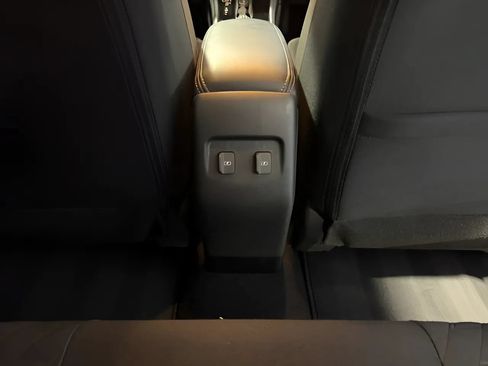 Used 2022 Nissan Kicks SV w/ Interior Electronics Package FWD image 23