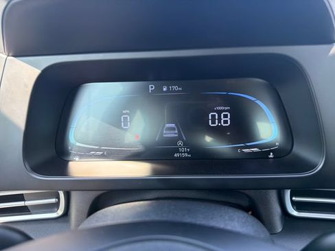 Used 2024 Hyundai Elantra SE FWD image 19
